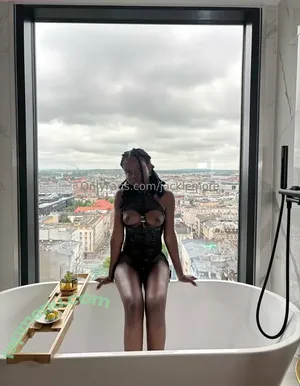 Feyisayo Otubusen /  / Faythia / feyi / itsjustfeyi / itsjustfeyi_ / lifeofsasha21 / lifeofsasha210 / xoxobaddies nude photo #0066