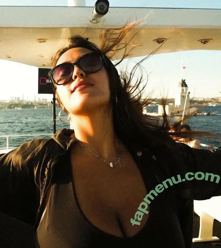 feyzakball nude photo #0026 (Feyza Akbal / Foumomy)