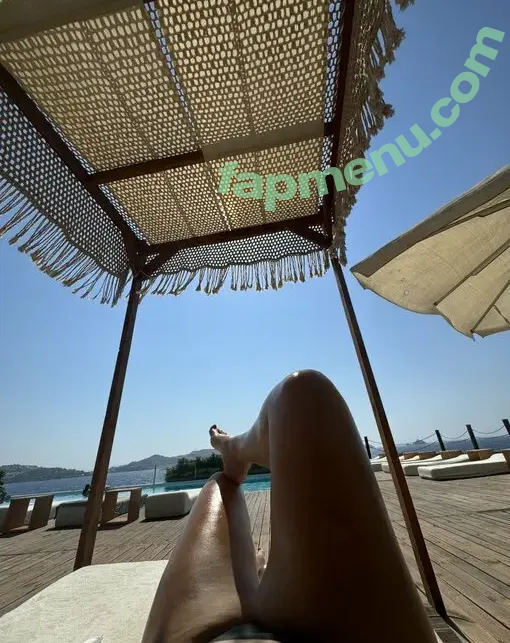 feyzakball nude photo #0027 (Feyza Akbal / Foumomy)
