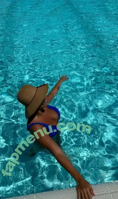 feyzakball nude photo #0030 (Feyza Akbal / Foumomy)