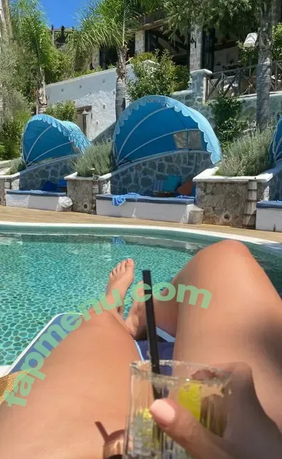 feyzakball nude photo #0032 (Feyza Akbal / Foumomy)
