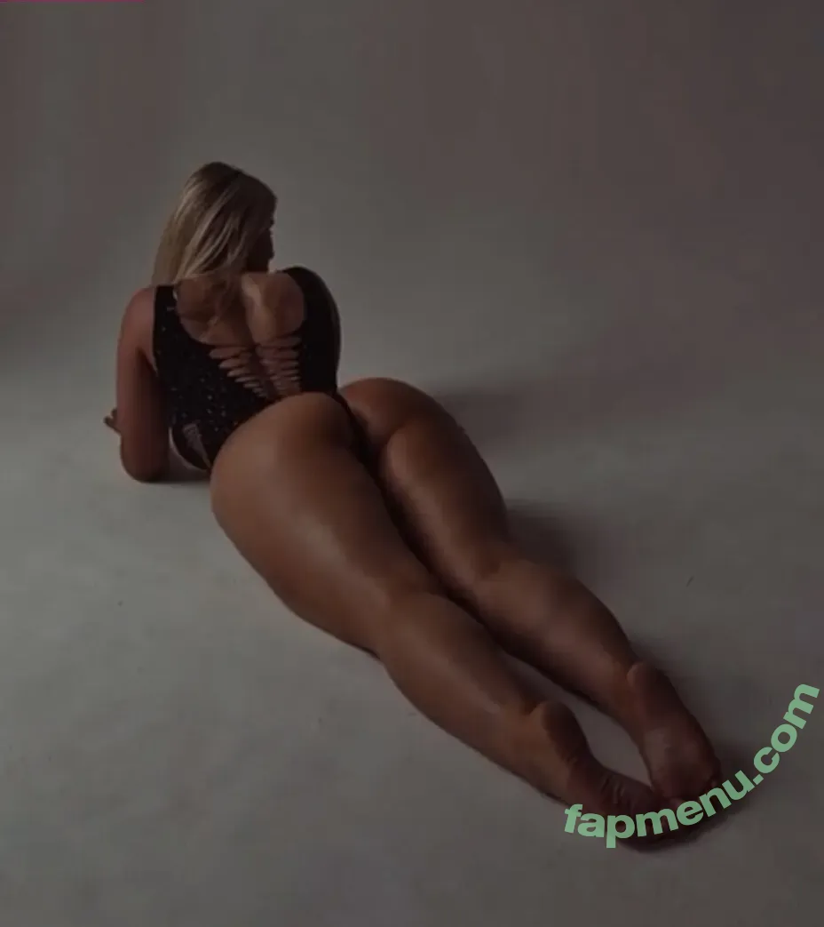 Ffion Williams nude photo #0005 (bikiniffi / ffion.w_fitness)