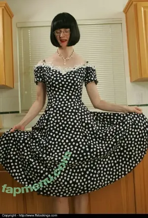 FFstockings Julia / juliastockings / juliathenaughtyteacher nude photo #0001