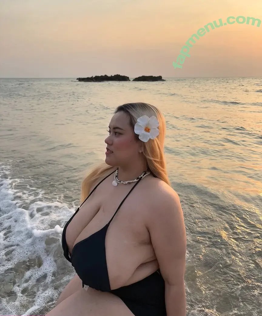 fhong_fionax nude photo #0038 (Chayada Dulyasatien (Busty Thai Model)