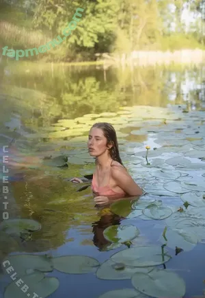 Fia_Elara nude photo #0006