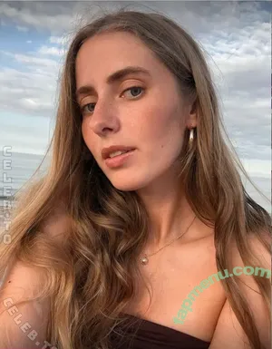 Fia_Elara nude photo #0015