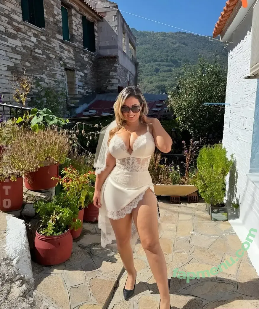 Fidan Atalay nude photo #0123 (fidanh0ca / fidannatalay)