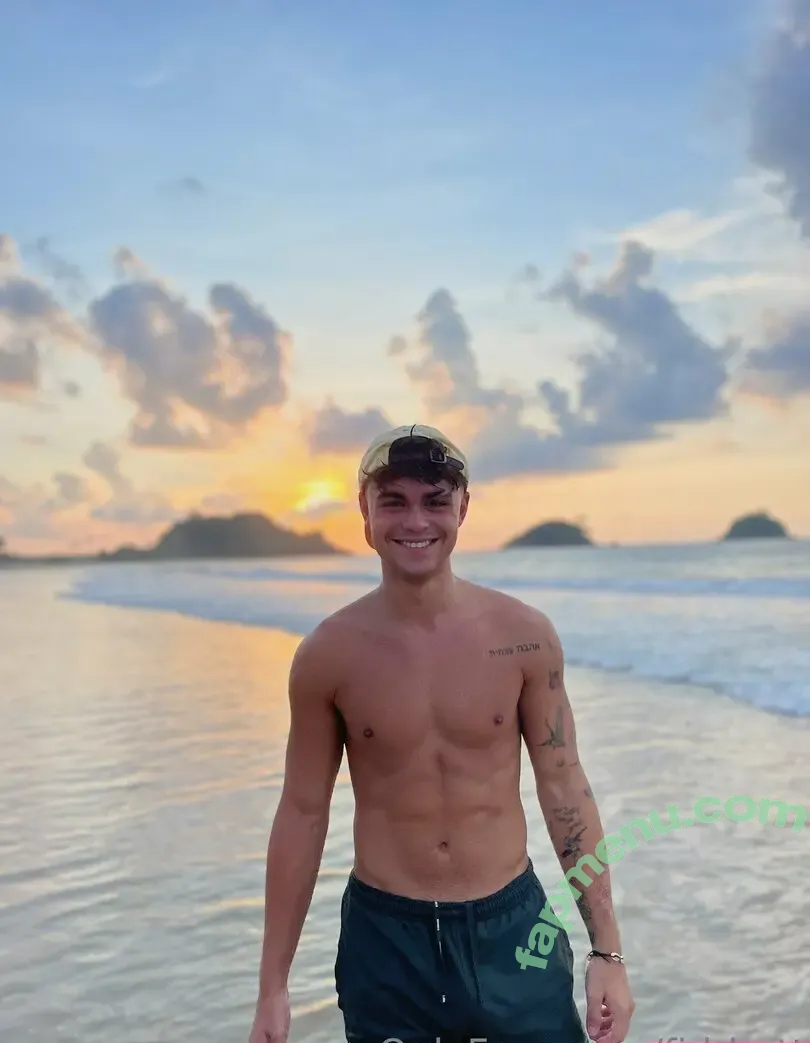 fidtik nude photo #0062 (fiftikk)