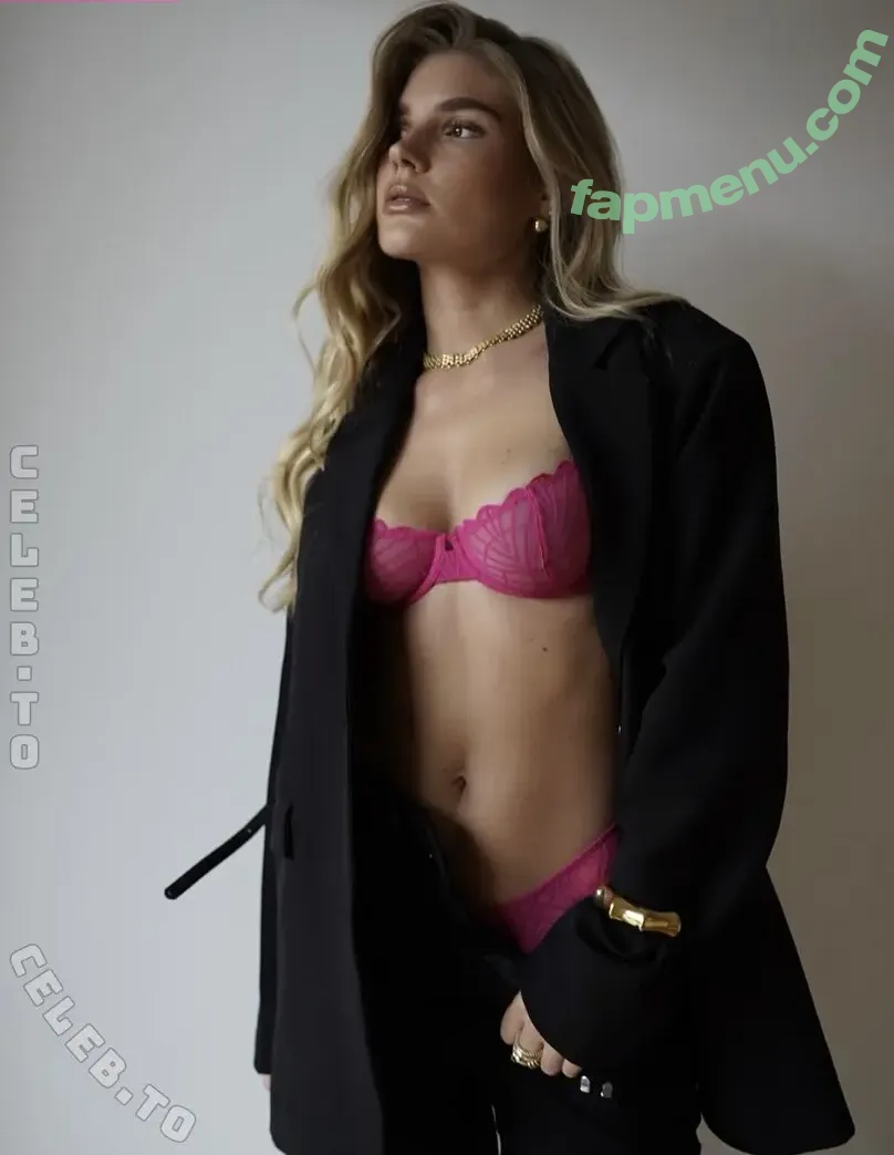 Fiichen nude photo #0271 (Sophie-Charlotte C. Richter)