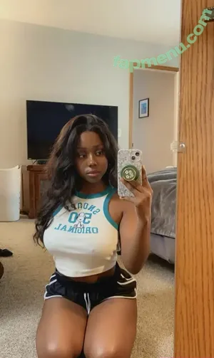 Filmfae nude photo #0032