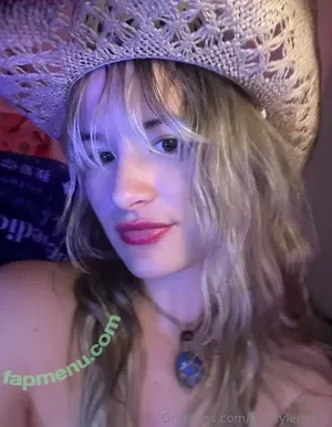 finallylegal18 / hazel_beauti nude photo #0105