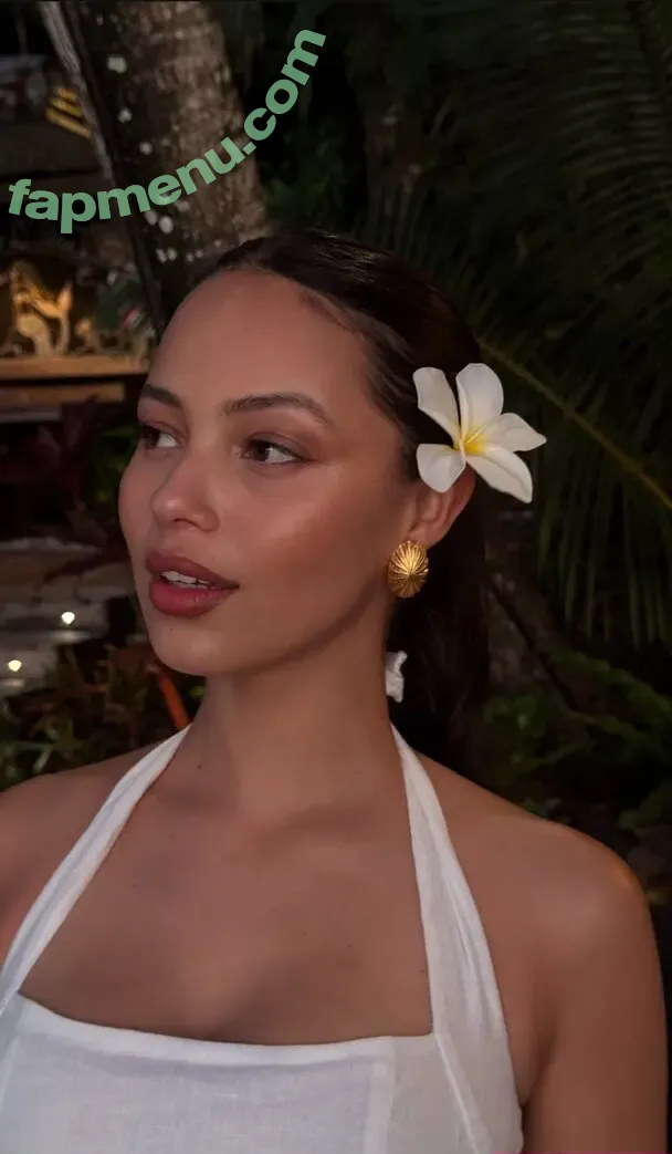 Fiona Barron nude photo #0551 (fiona.bl)