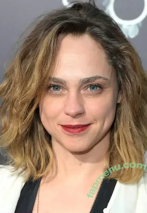 Fiona Dourif / fionadourif nude photo #0025