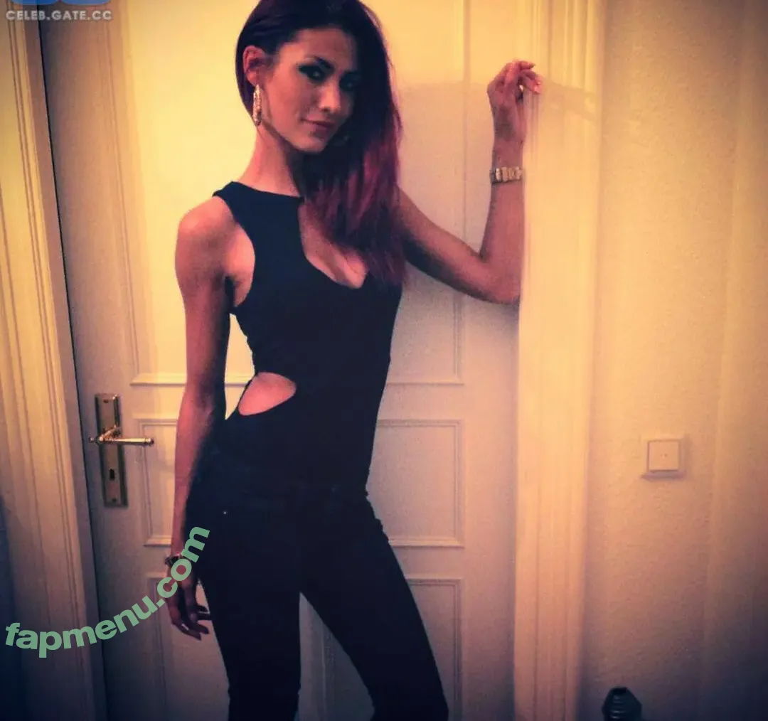 Fiona Erdmann nude photo #0237 (fionaerdmann)