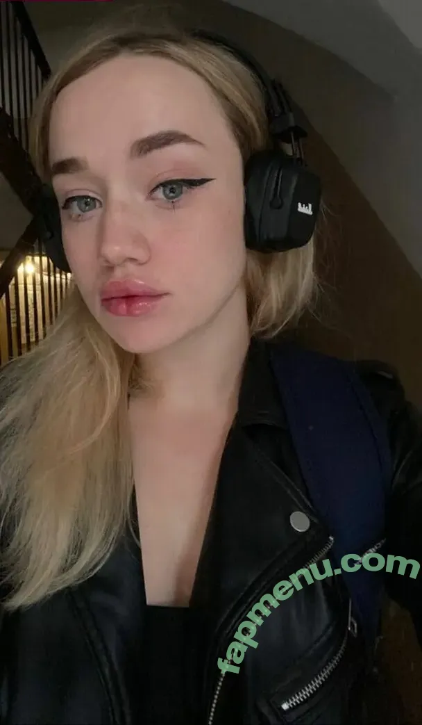 Fiona_powerpuff nude photo #0011 (fiops_w)