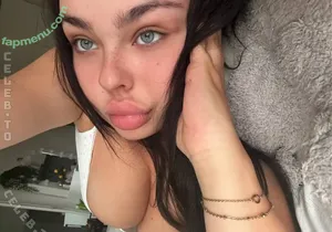 Fionachen / kiki.tresnickova / kiki_tresnicka nude photo #0150