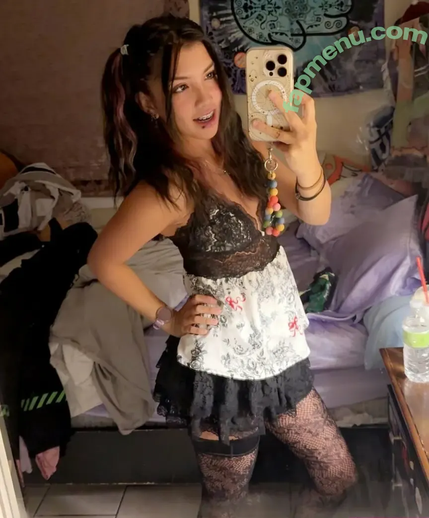 fishtanklive nude photo #0041 (fishtank.live)