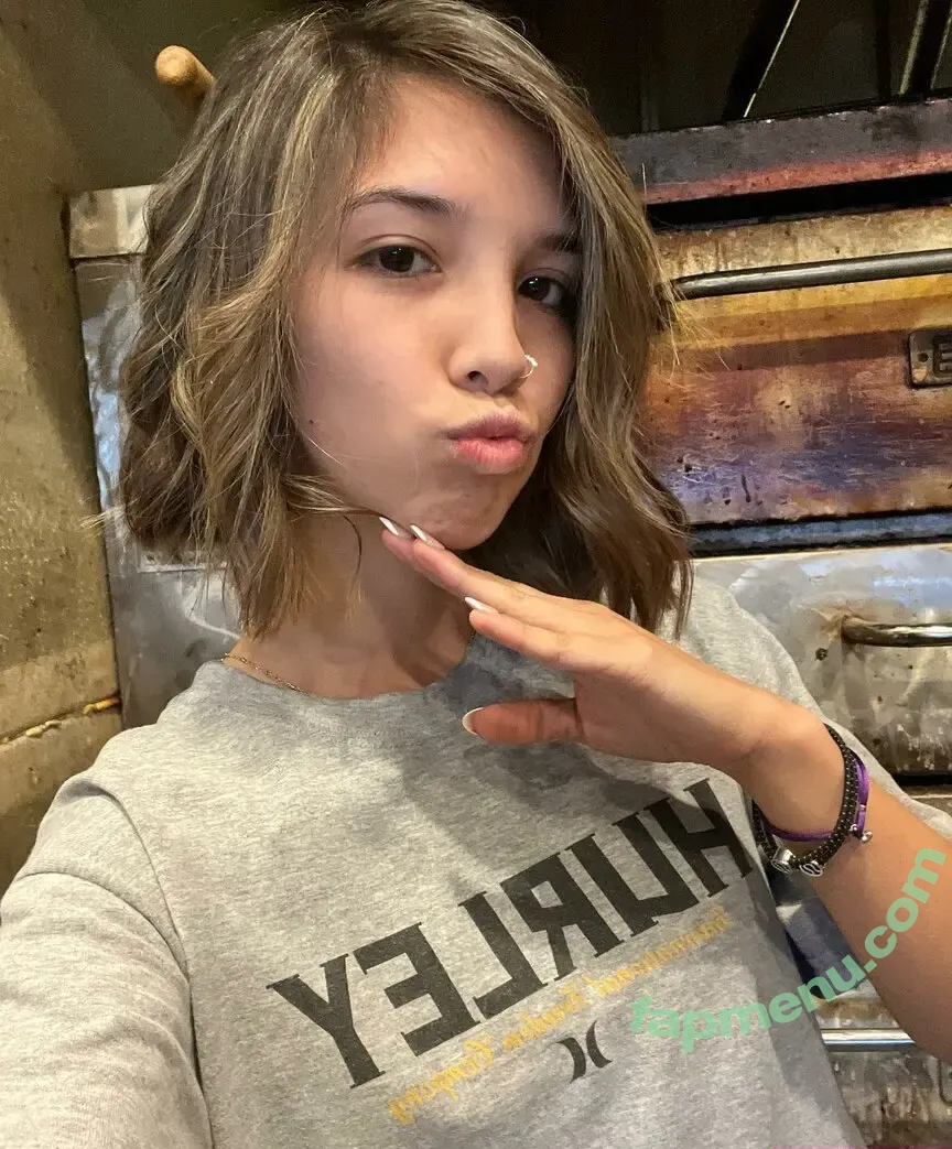 fishtanklive nude photo #0063 (fishtank.live)