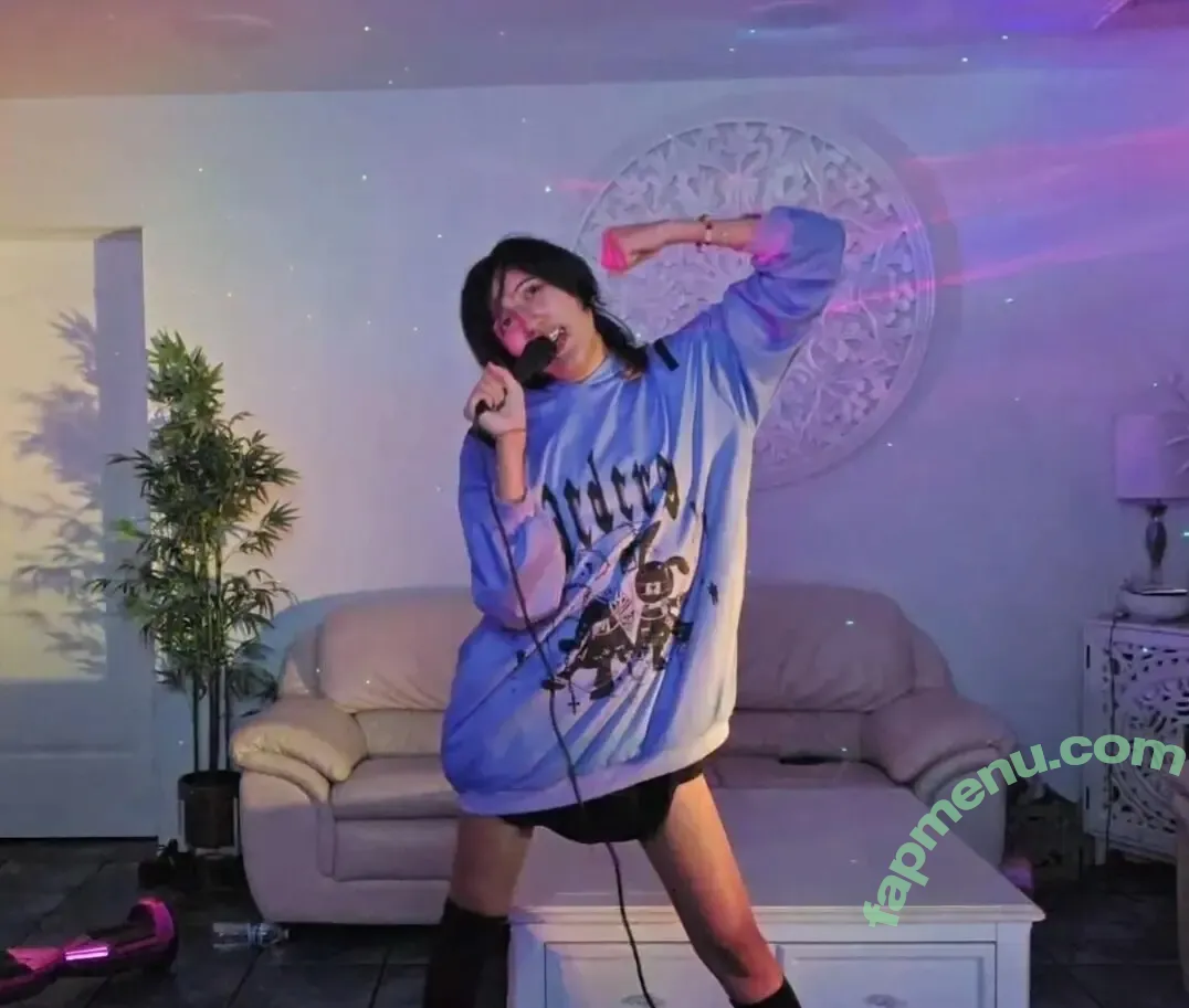 fishtanklive nude photo #0114 (fishtank.live)