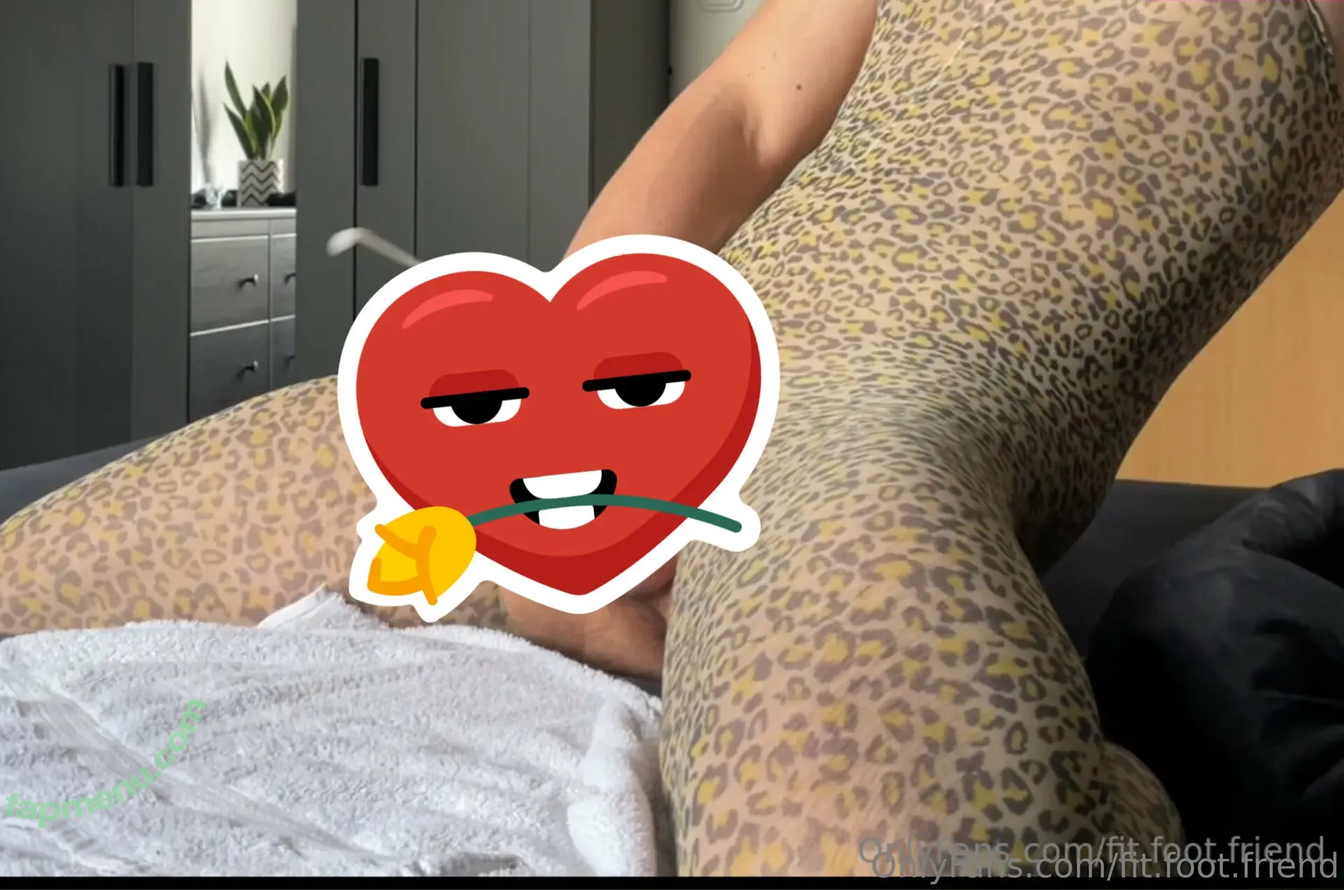 fit.foot.friend nude photo #0036 (that_fit_friend)