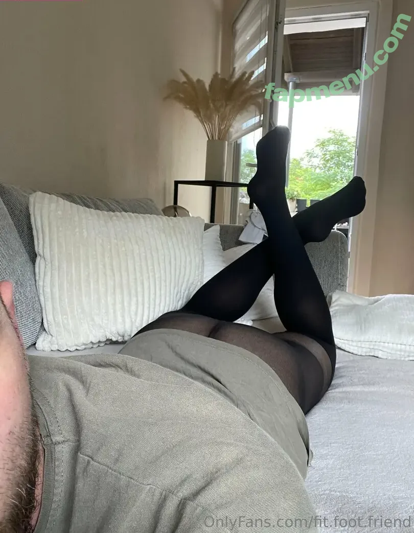 fit.foot.friend nude photo #0038 (that_fit_friend)