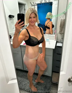 fitcountryclassy / candyrichards__ nude photo #0106