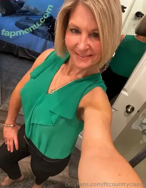 fitcountryclassy / candyrichards__ nude photo #0122