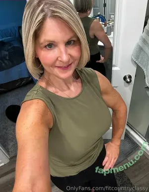 fitcountryclassy / candyrichards__ nude photo #0156