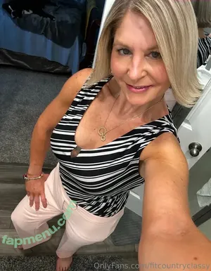 fitcountryclassy / candyrichards__ nude photo #0165