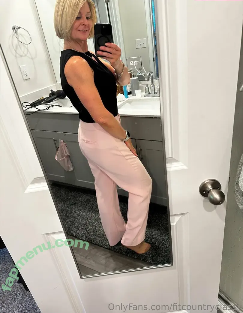 fitcountryclassy nude photo #0132 (candyrichards__)