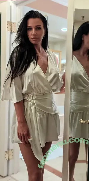 Fitmomart / Hot.Travel.Mom nude photo #0009