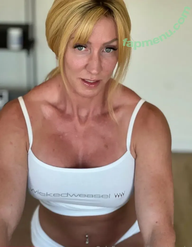 fitwifejewels nude photo #0086 (fitwifejewels)