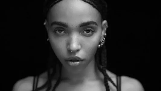 FKA Twigs / FKAtwigs nude photo #0021