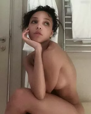 FKA Twigs / FKAtwigs nude photo #0072