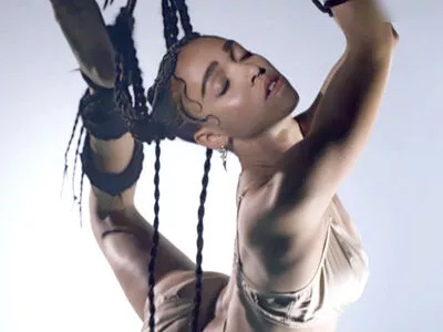 FKA Twigs / FKAtwigs nude photo #0126