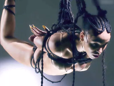 FKA Twigs / FKAtwigs nude photo #0128