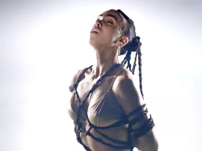 FKA Twigs / FKAtwigs nude photo #0130