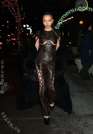 FKA Twigs / FKAtwigs / febbytwigs nude photo #0448