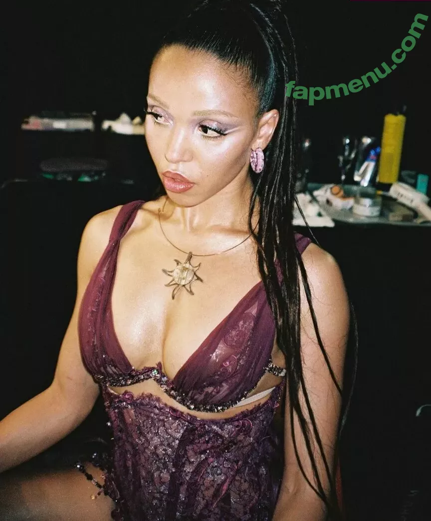 FKA Twigs nude photo #0001 (FKAtwigs)