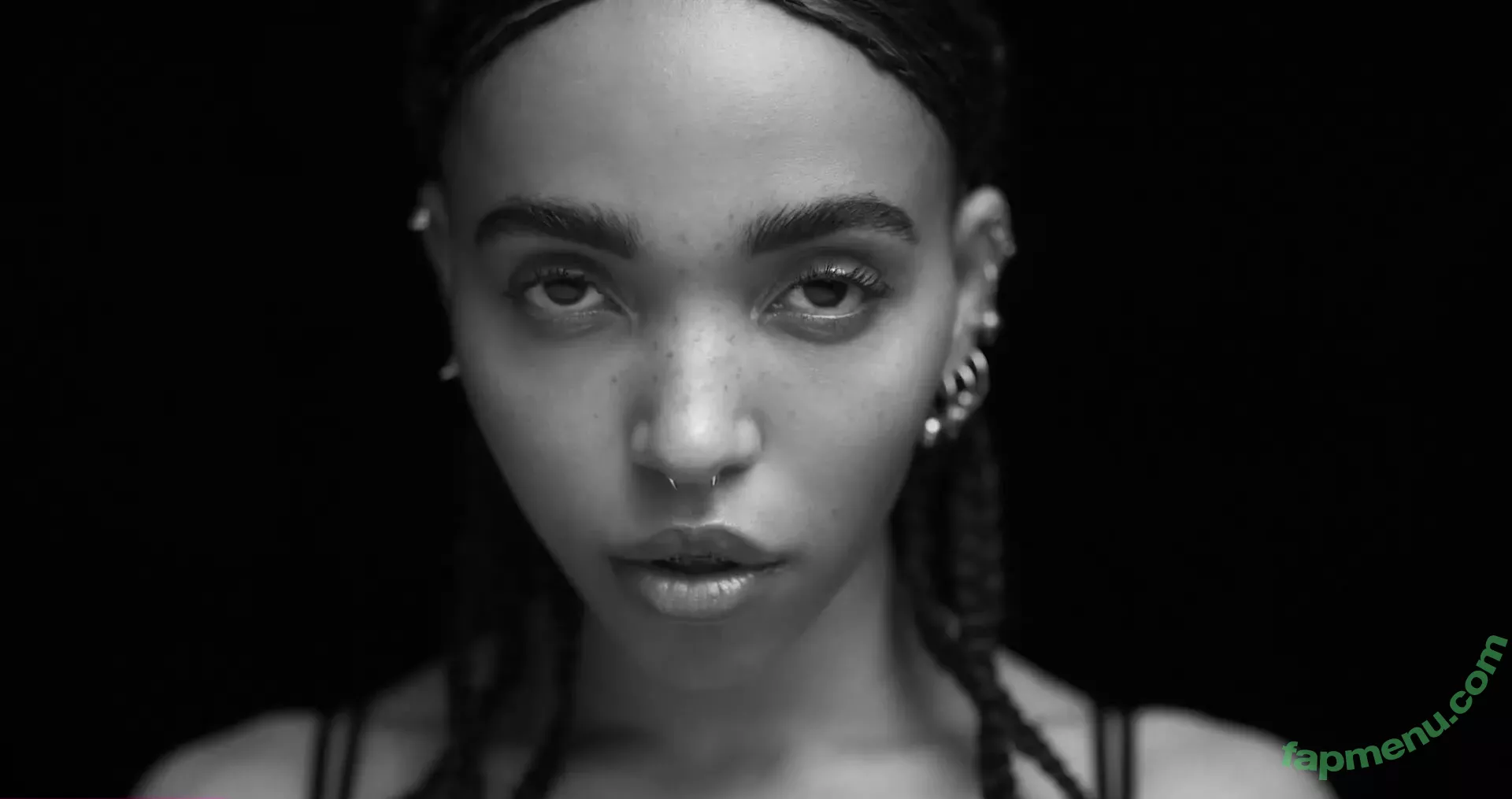 FKA Twigs nude photo #0021 (FKAtwigs)