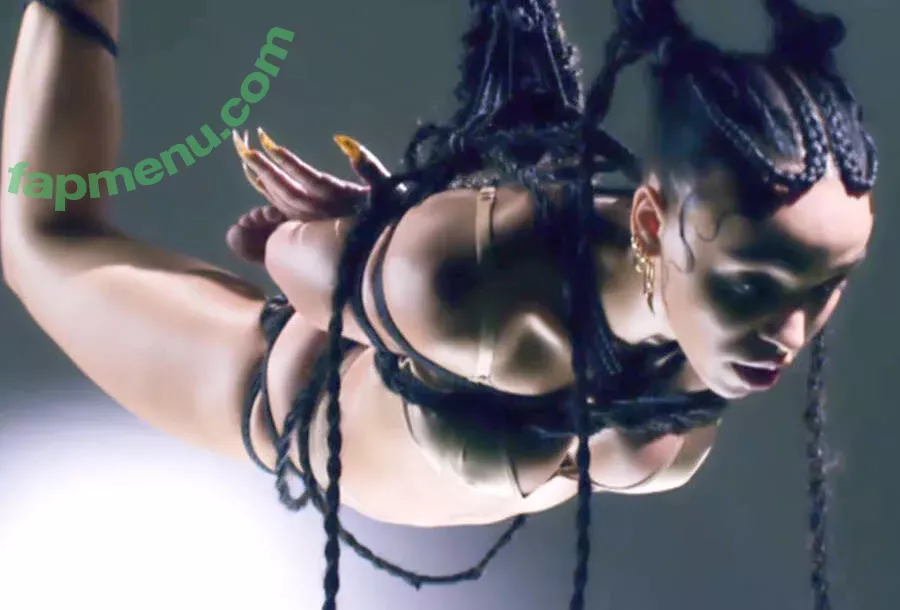 FKA Twigs nude photo #0128 (FKAtwigs)