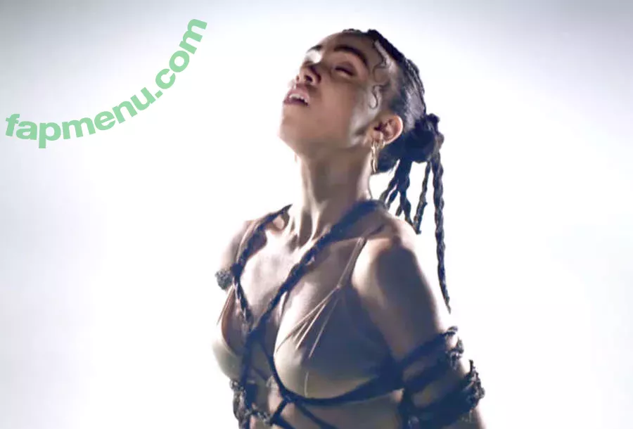 FKA Twigs nude photo #0130 (FKAtwigs)