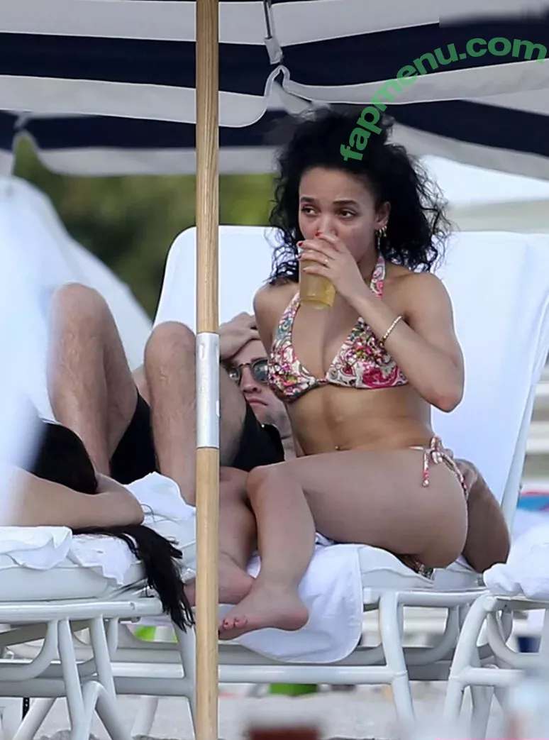 FKA Twigs nude photo #0155 (FKAtwigs)