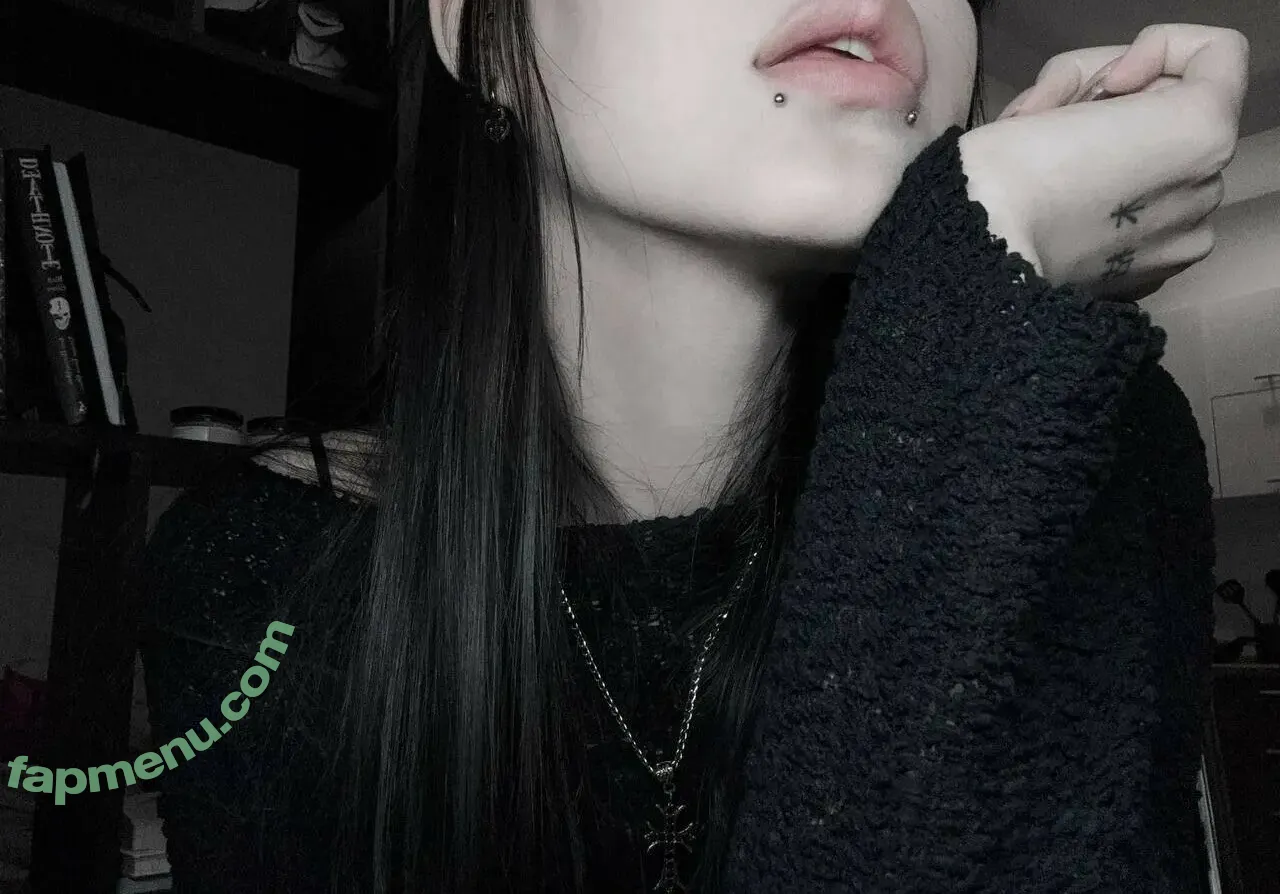 Fknyui nude photo #0022 (Fknyui)