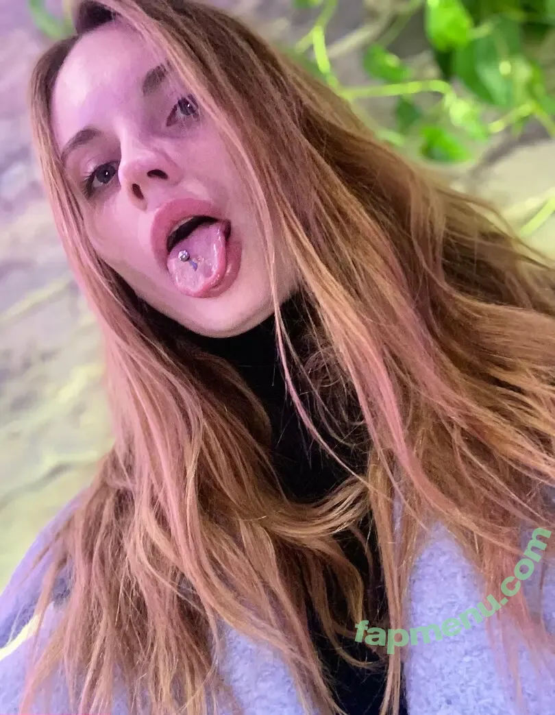 flamefoxxy nude photo #0009 (flamefoxxy)