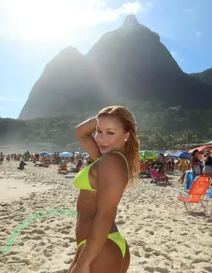 Flávia Saraiva / Flavia Saraiva / flavialopessaraiva / medalhista olímpica nude photo #0425