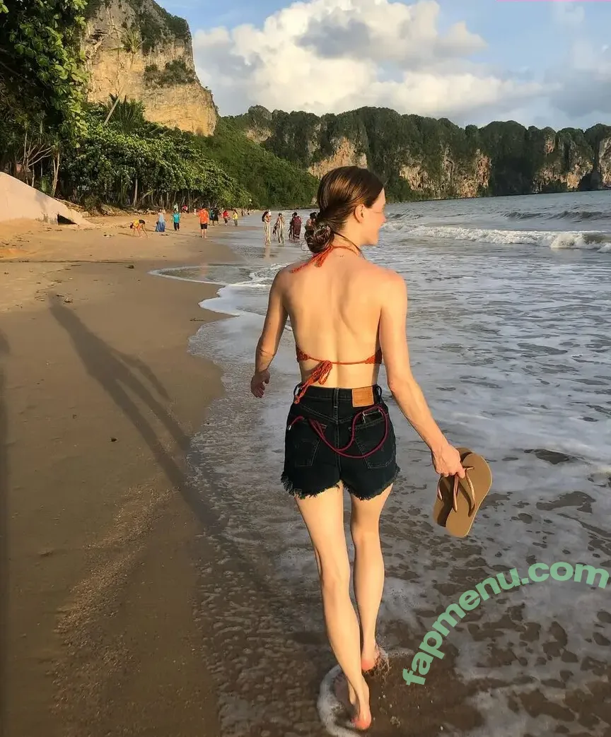 Fleur Geffrier nude photo #0002 (fleurgeffrier)