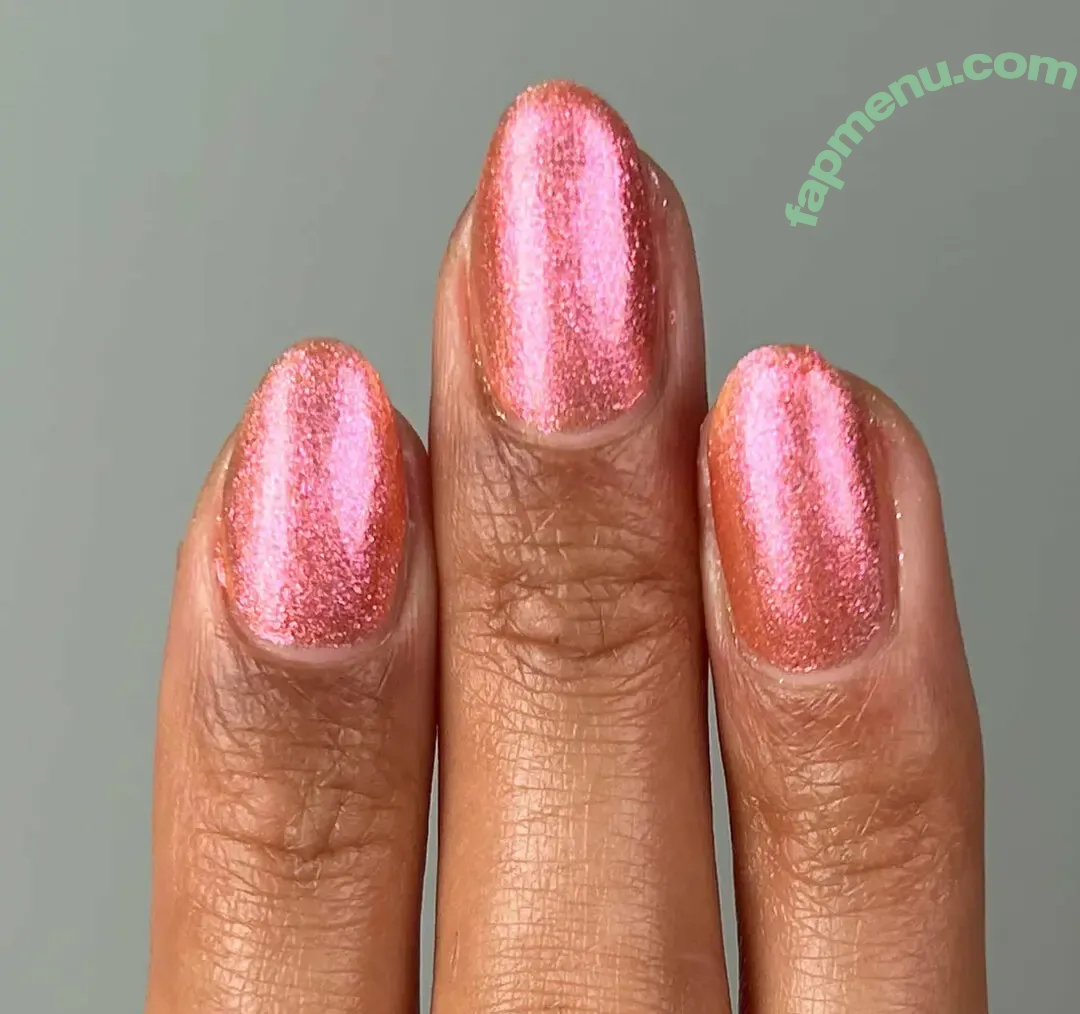 Fleur_sauvage_ nude photo #0059 (fleur.sauvage / fleursauvagechocolates)