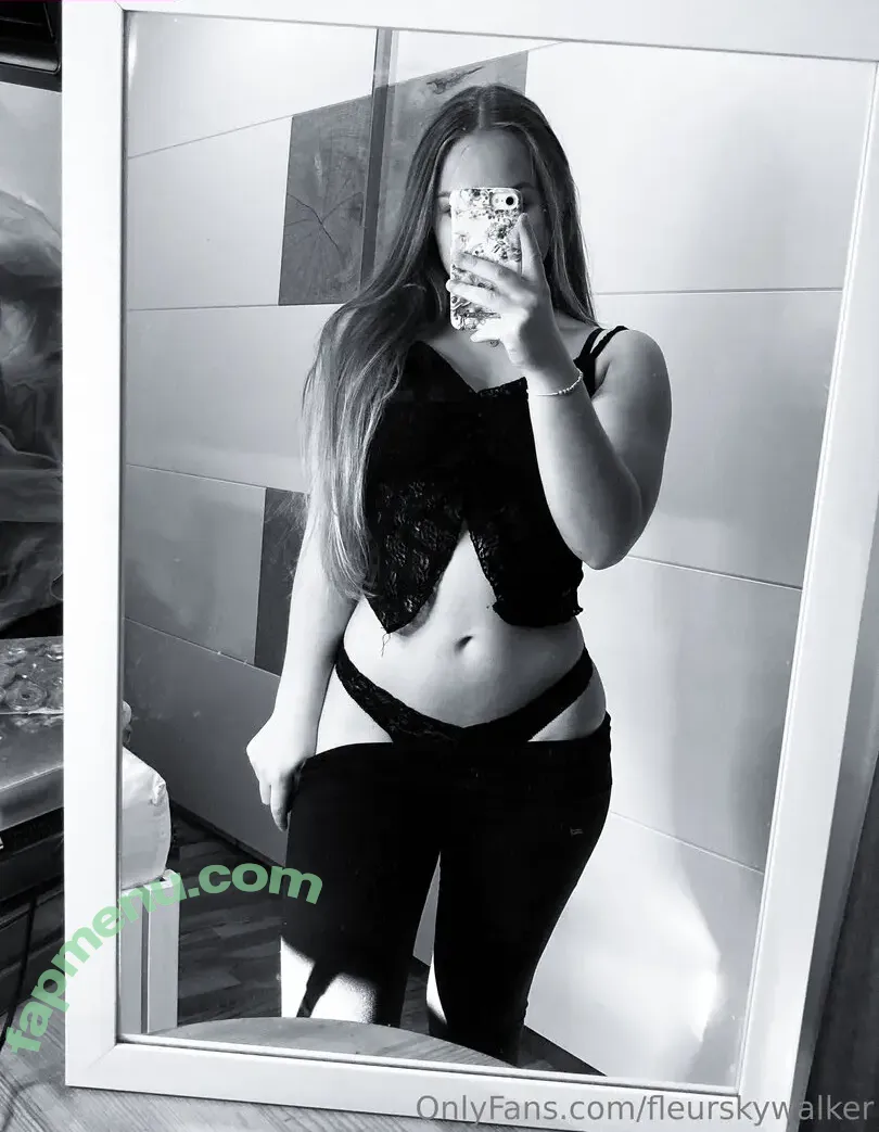 FleurSkywalker nude photo #0108 (fleurskywalkerr)