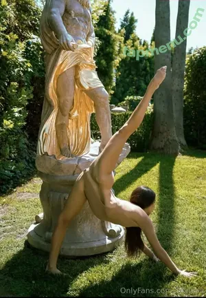  nude photo #0008